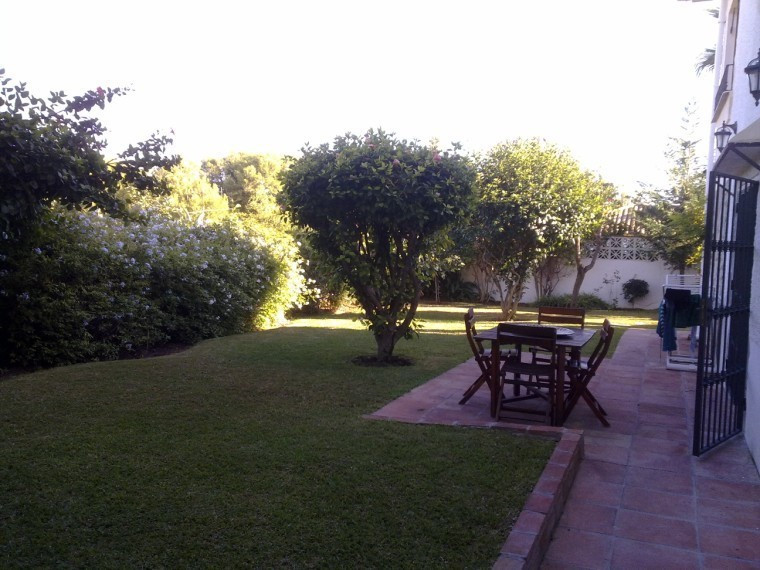 Detached Villa - ID R151353 - Image 2