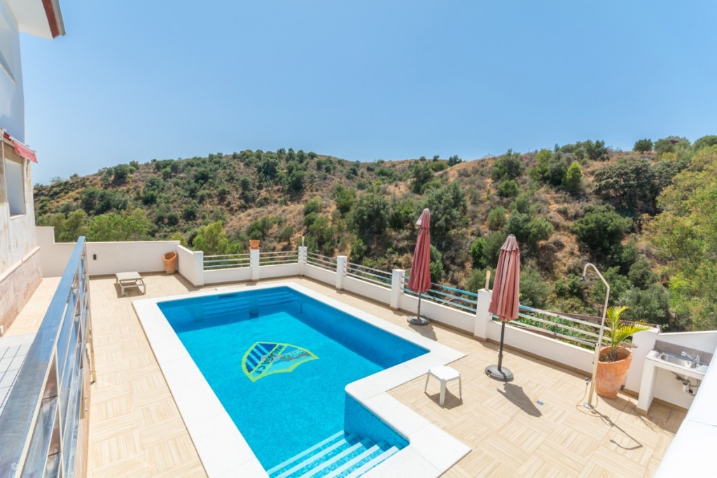 Detached Villa - ID R2961143