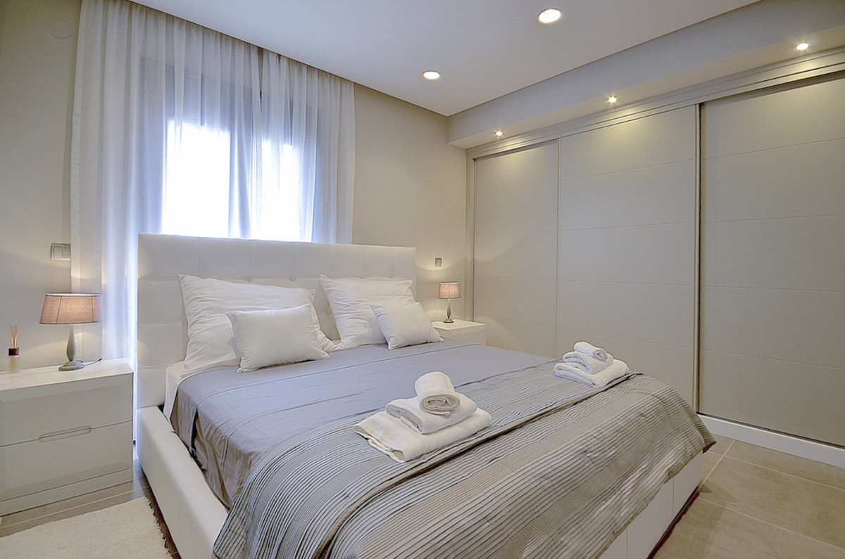 Middle Floor Apartment - ID R2998166 - Image 14