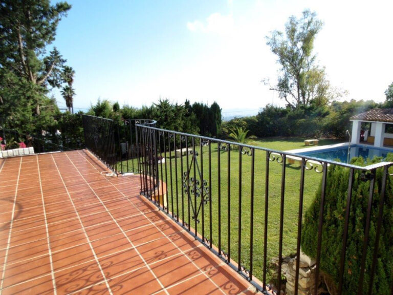 Detached Villa - ID R3037373