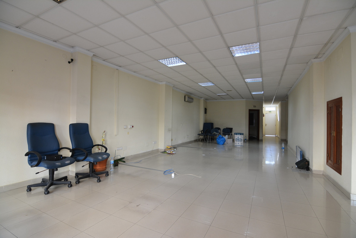 Office - ID R3069349 - Image 2