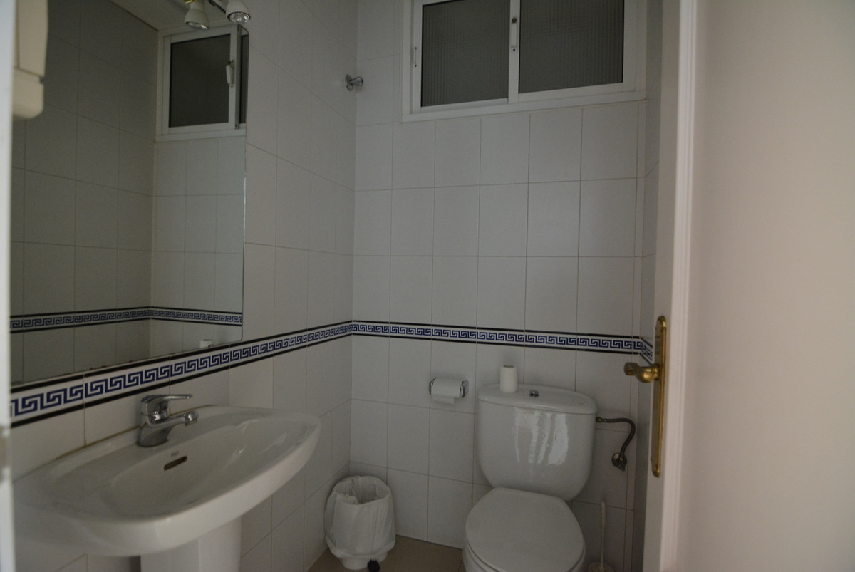 Office - ID R3069349 - Image 6