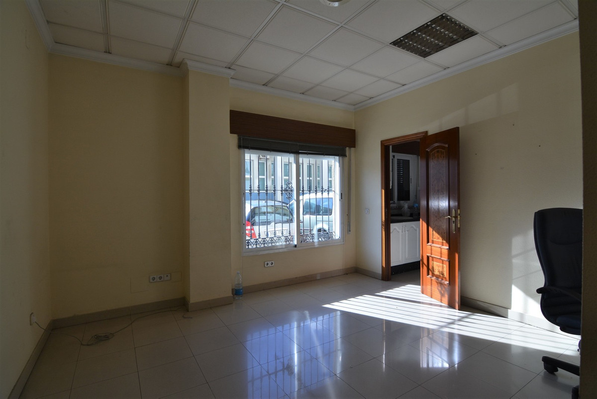 Office - ID R3069349 - Image 14