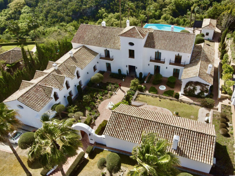 Detached Villa - ID R3083107