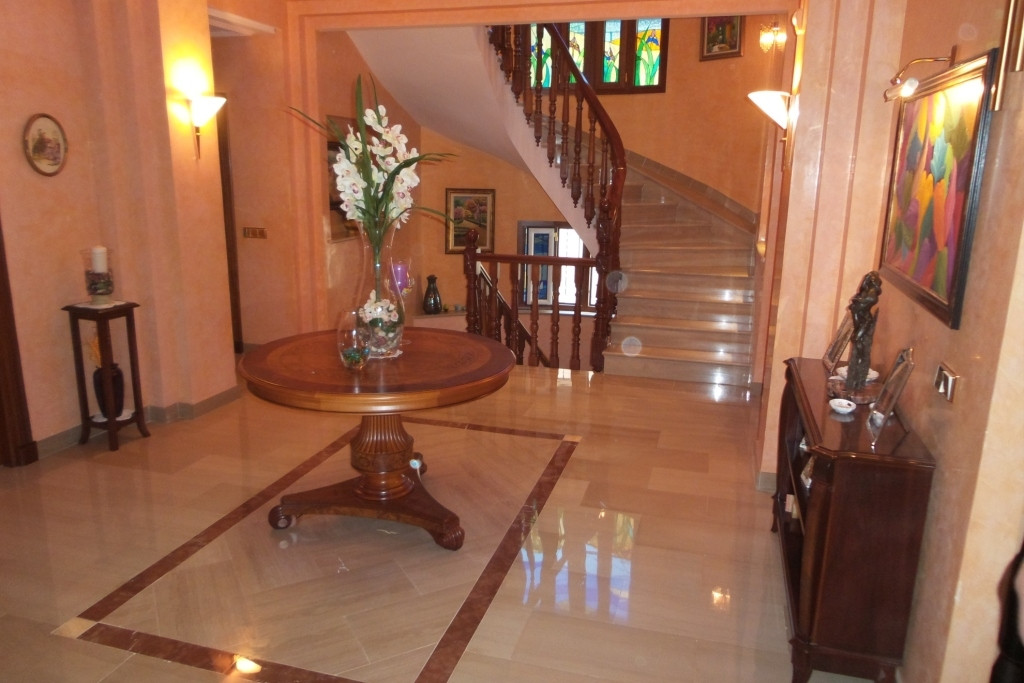 Detached Villa - ID R3119467