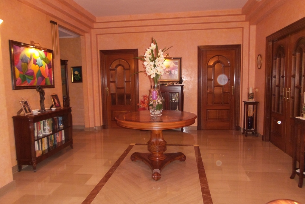 Detached Villa - ID R3119467 - Image 2