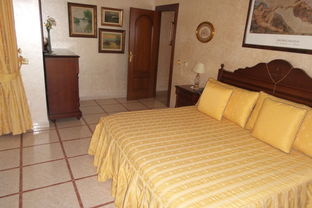 Detached Villa - ID R3119467 - Image 12