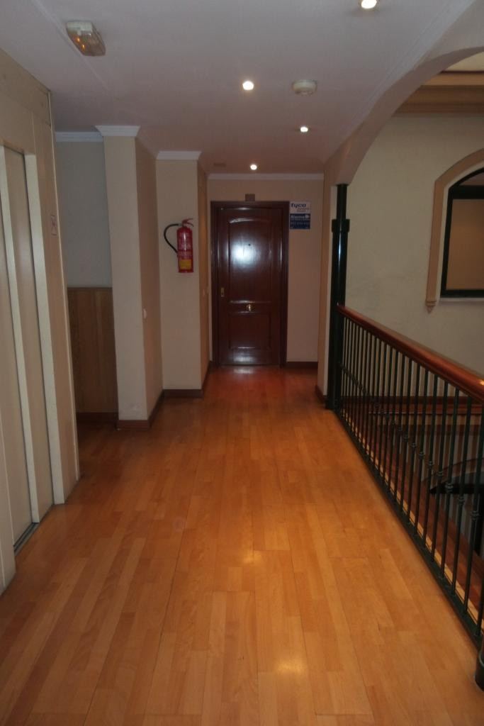 Middle Floor Apartment - ID R3119527 - Image 2