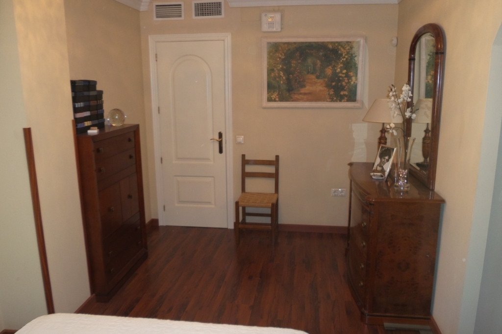 Middle Floor Apartment - ID R3119527 - Image 4