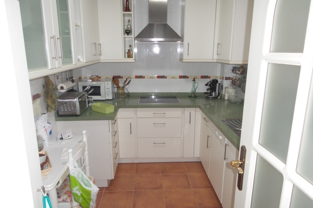 Middle Floor Apartment - ID R3119527 - Image 9