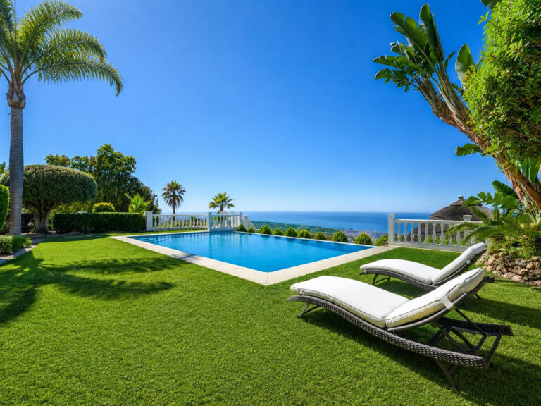 Detached Villa - ID R3128869