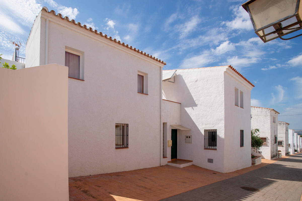 Hostel - ID R3179437 - Image 13