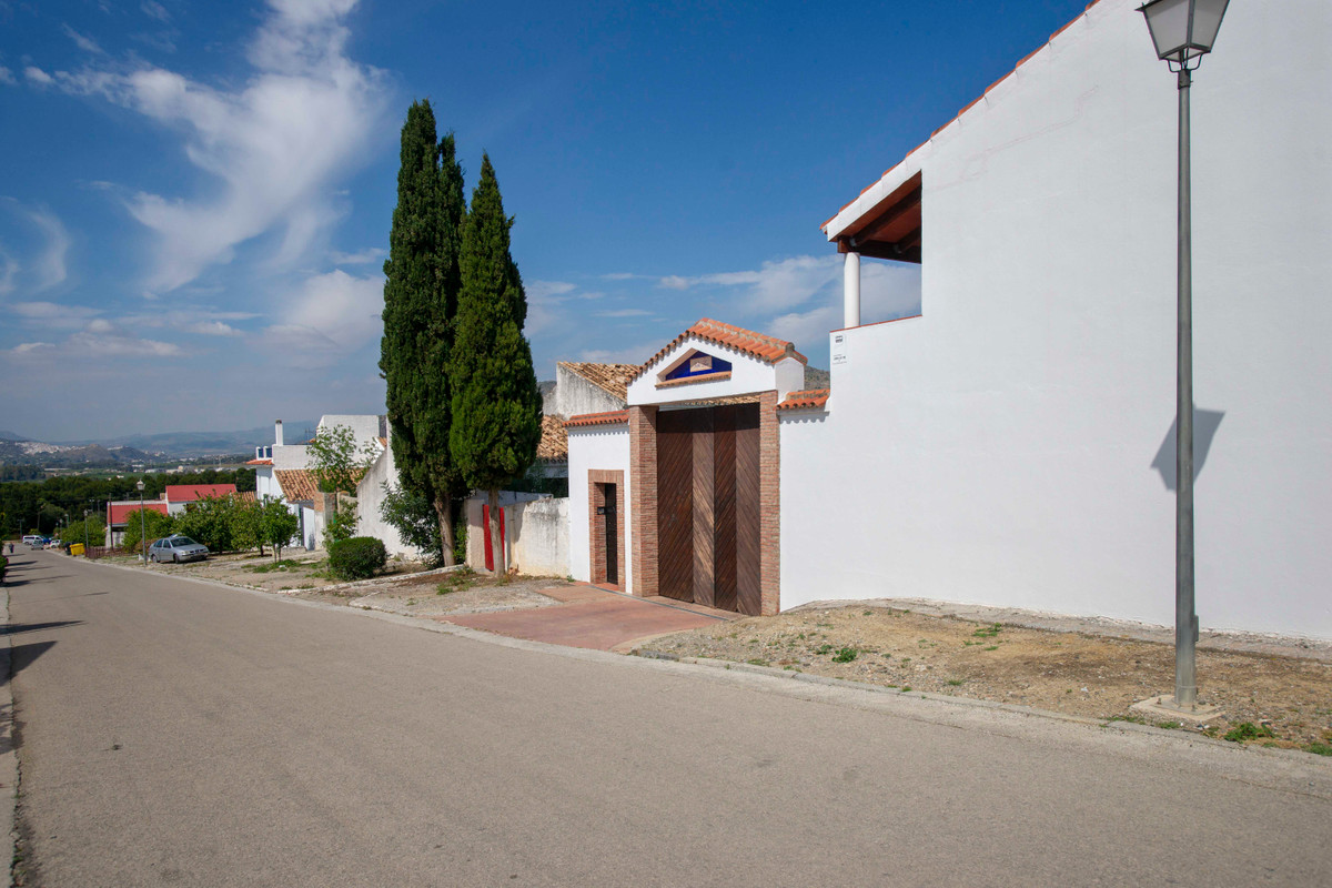 Hostel - ID R3179437 - Image 14