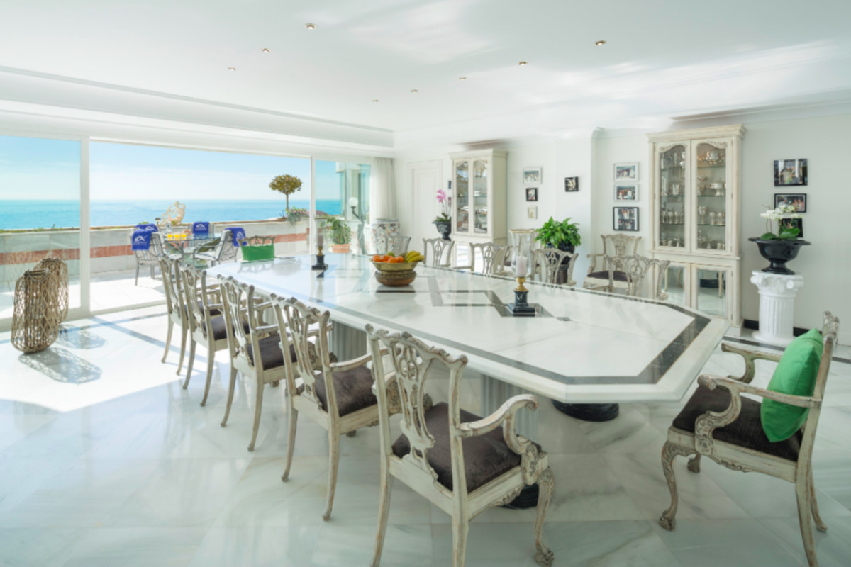 Penthouse - ID R3182194 - Image 4