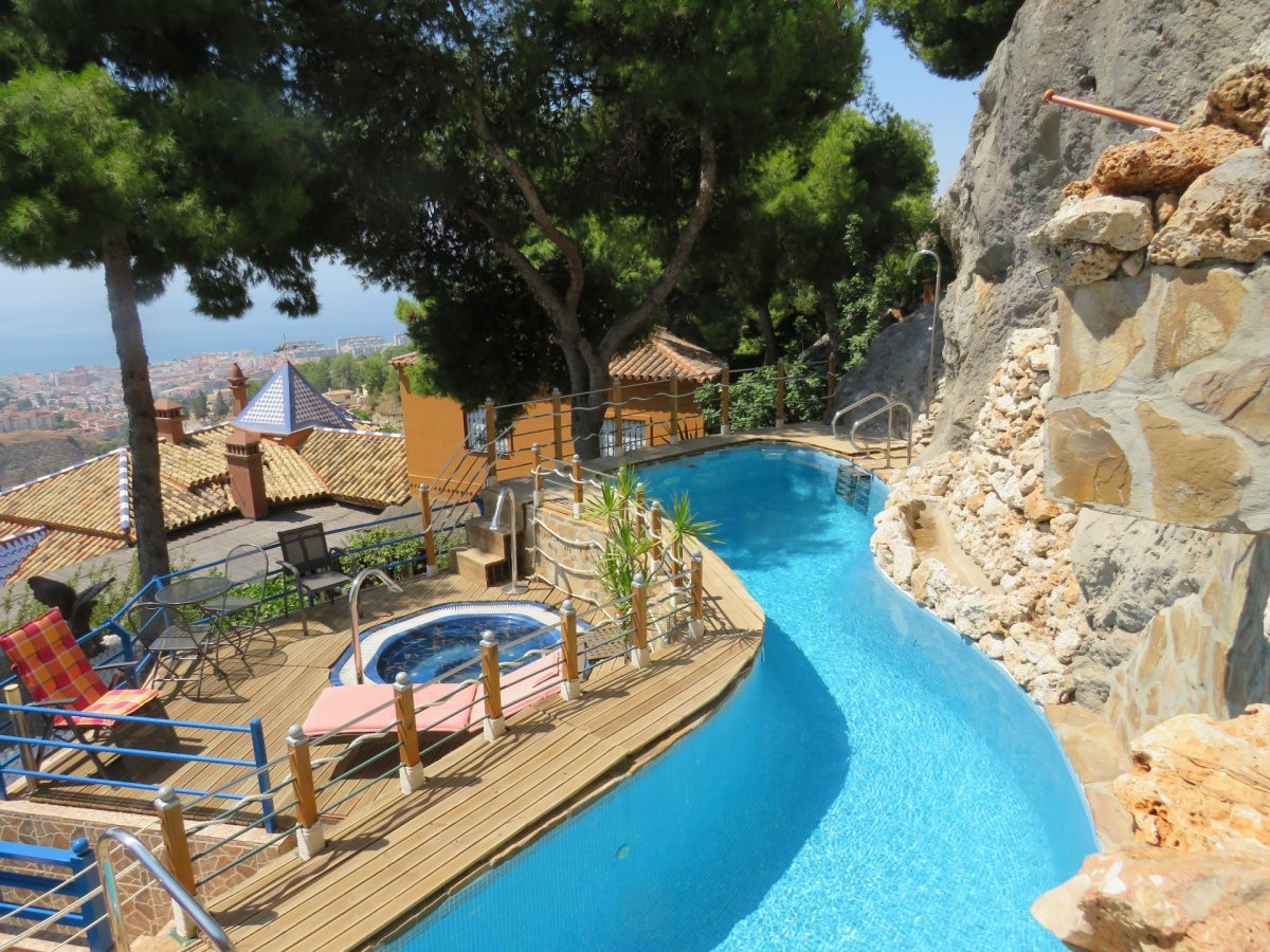 Detached Villa - ID R3202114 - Image 4