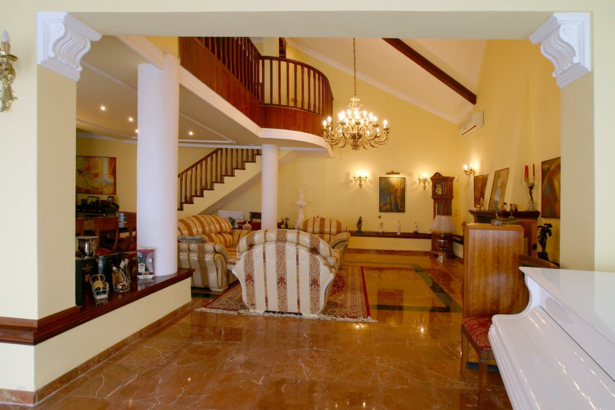 Detached Villa - ID R3202114 - Image 7