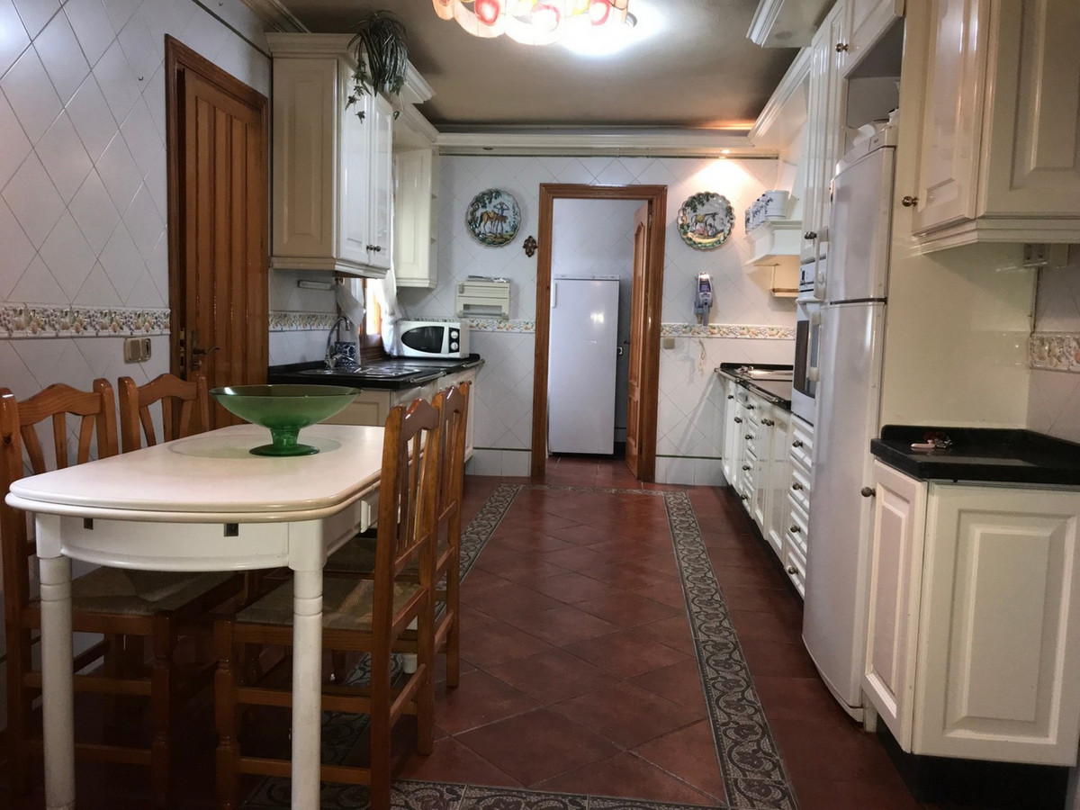 Townhouse - ID R31860 - Image 3