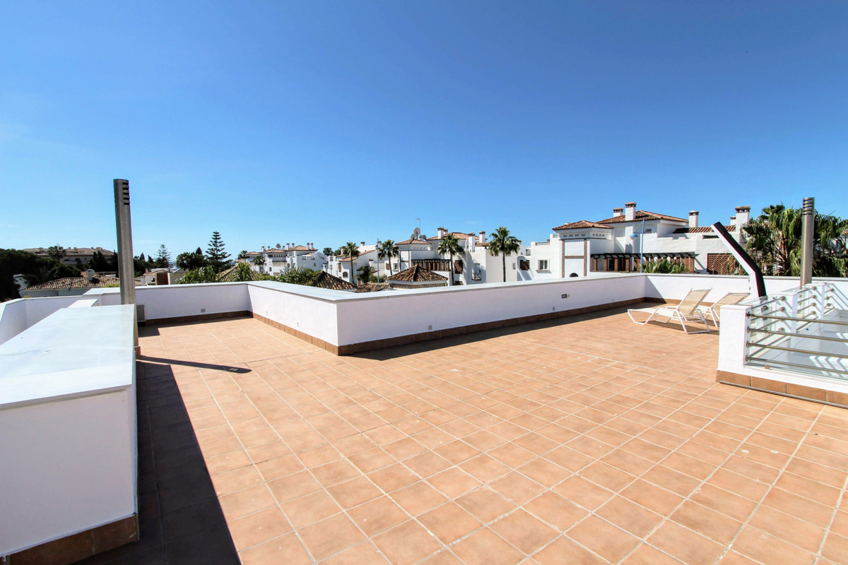 Detached Villa - ID R3229714 - Image 2