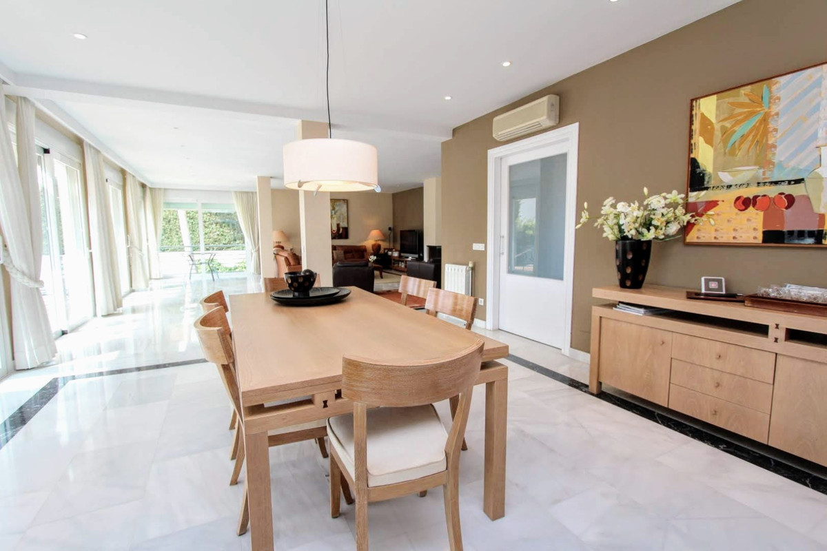 Detached Villa - ID R3229714 - Image 8