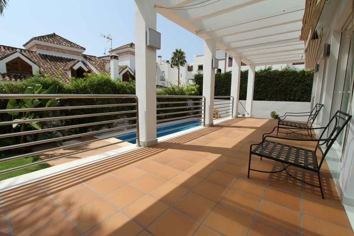 Detached Villa - ID R3229714 - Image 10