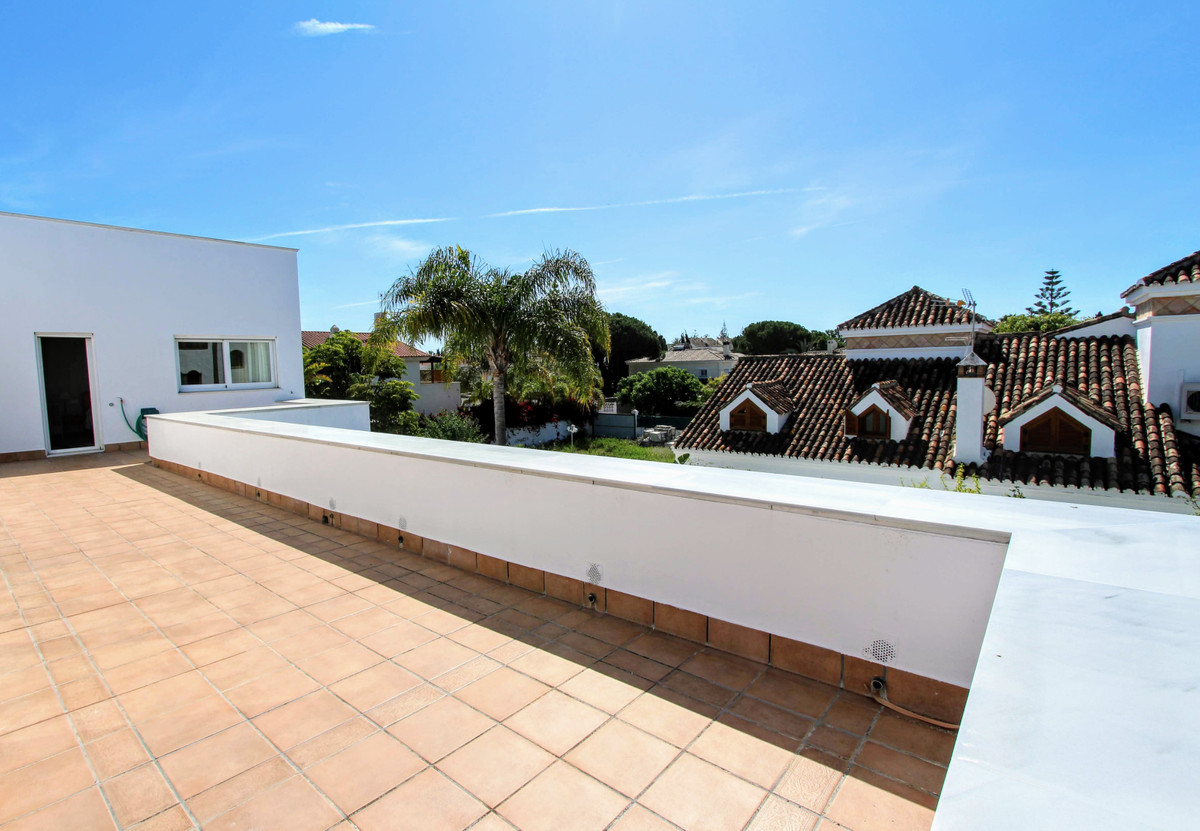 Detached Villa - ID R3229714 - Image 13