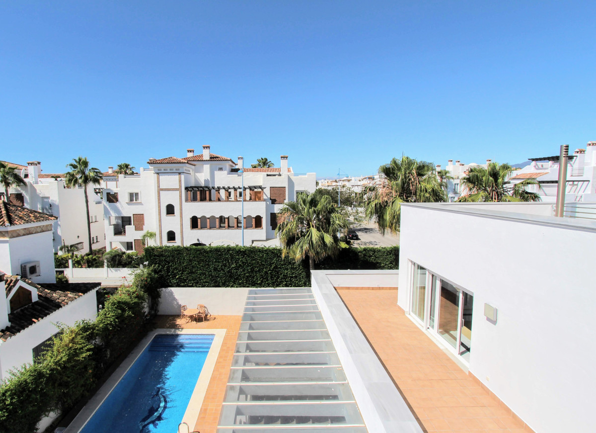 Detached Villa - ID R3229714 - Image 14