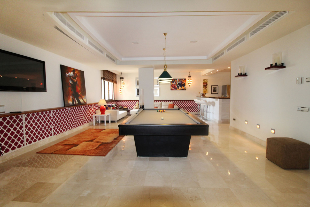 Detached Villa - ID R3250426 - Image 8