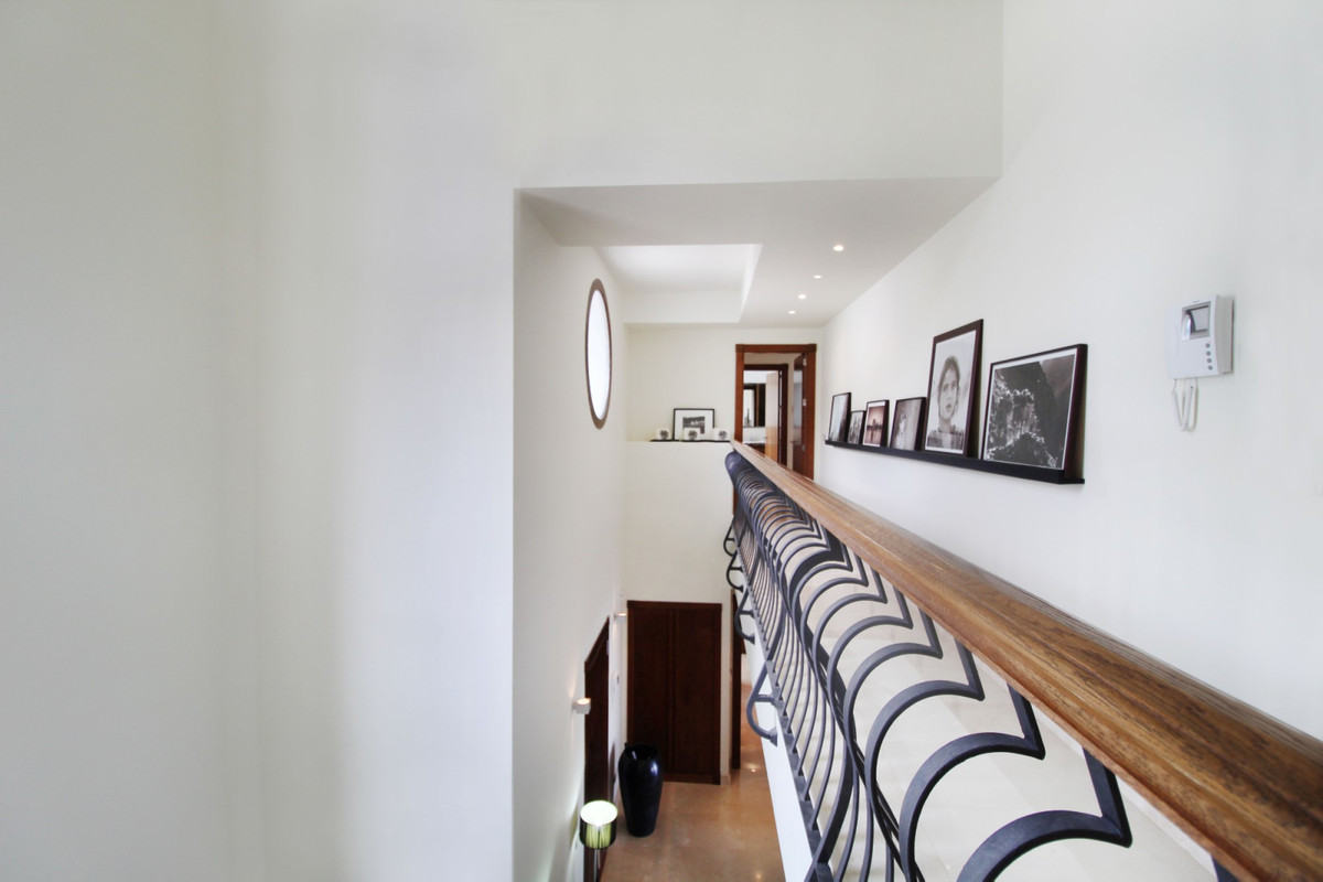 Detached Villa - ID R3250426 - Image 10