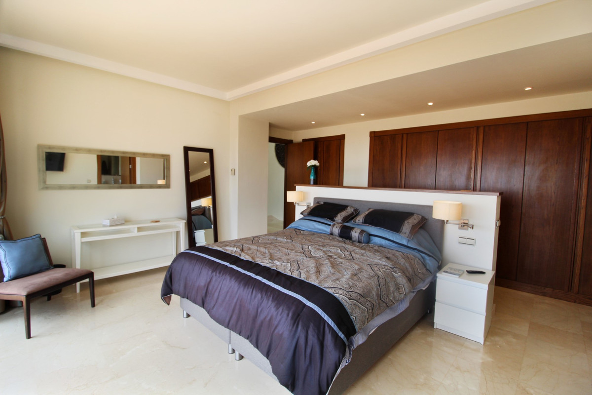 Detached Villa - ID R3250426 - Image 11