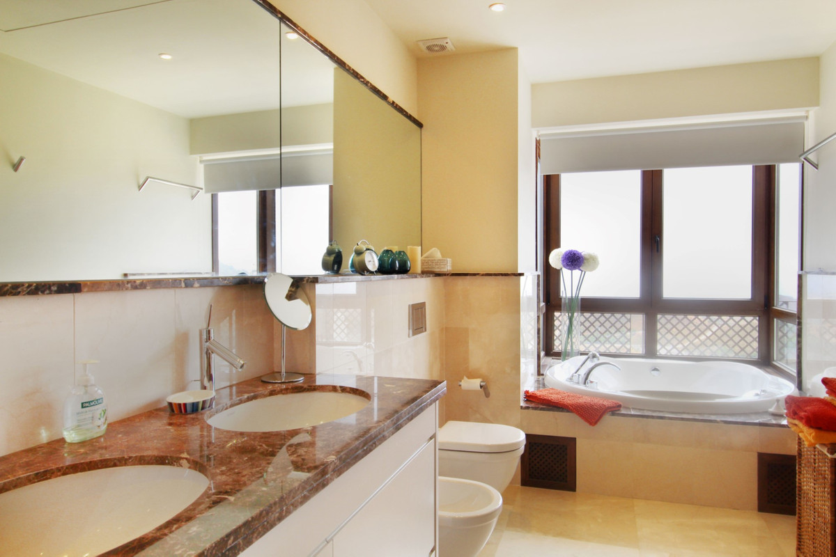 Detached Villa - ID R3250426 - Image 13
