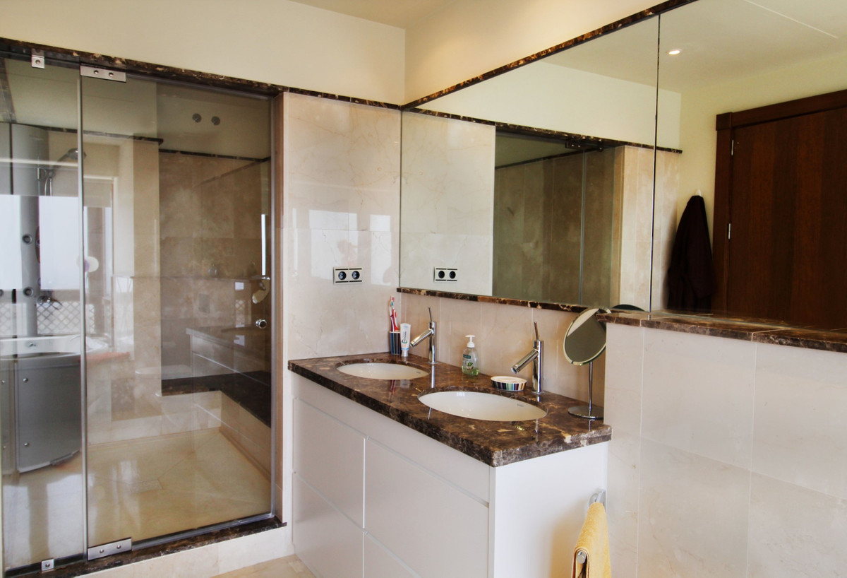Detached Villa - ID R3250426 - Image 14