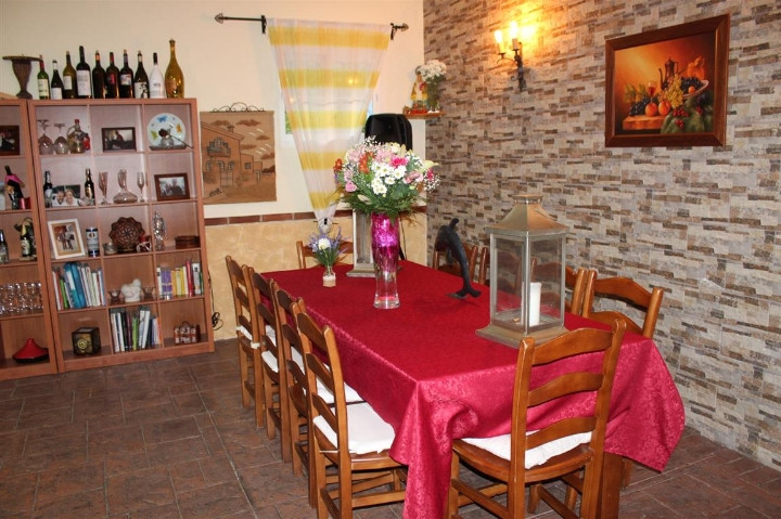 Restaurant - ID R3319975 - Image 7
