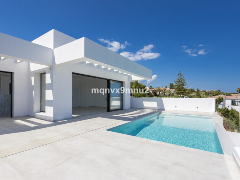 Detached Villa - ID R3348271