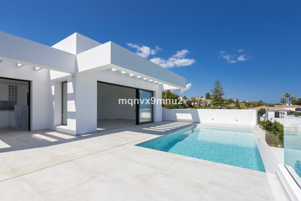 Detached Villa - ID R3348271