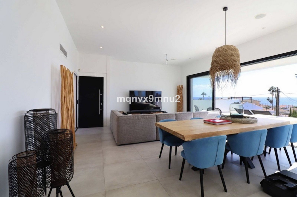 Detached Villa - ID R3348271 - Image 13