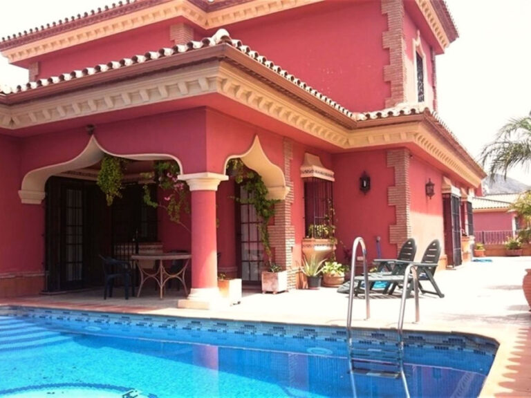 Detached Villa - ID R3367234