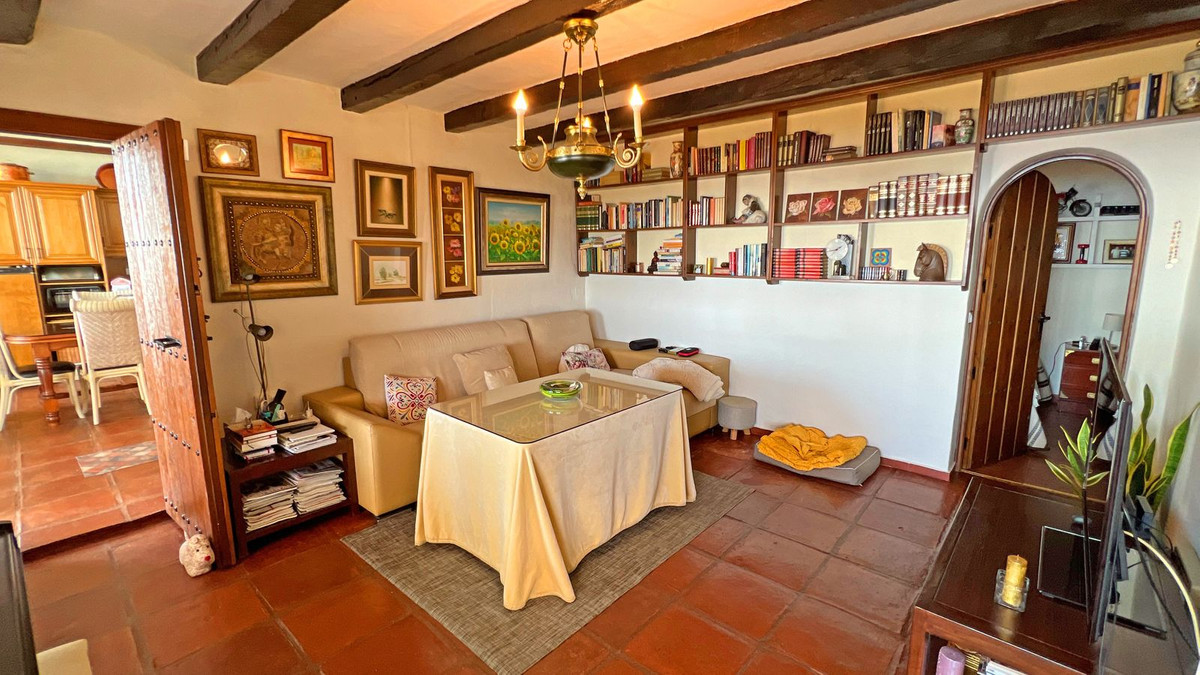 Detached Villa - ID R3444769 - Image 8