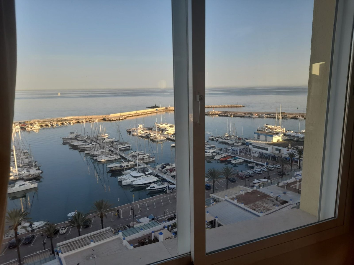 Penthouse - ID R3454105 - Image 4