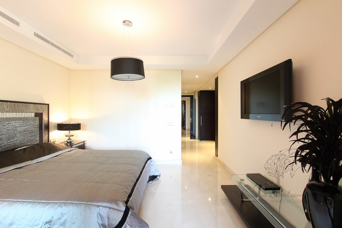 Ground Floor Apartment - ID R3461908 - Image 5