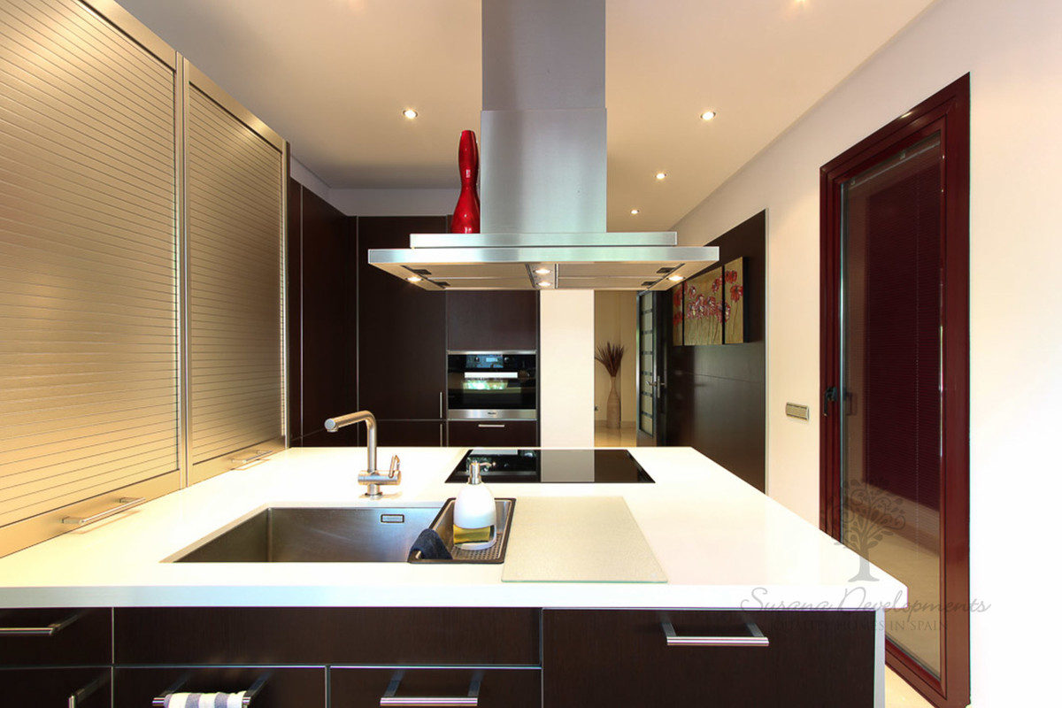 Ground Floor Apartment - ID R3461908 - Image 7