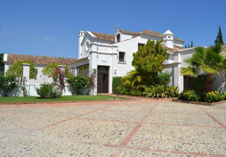 Detached Villa - ID R358789
