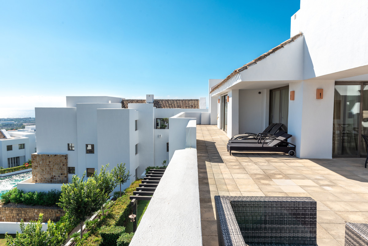 Penthouse - ID R3520486 - Image 2