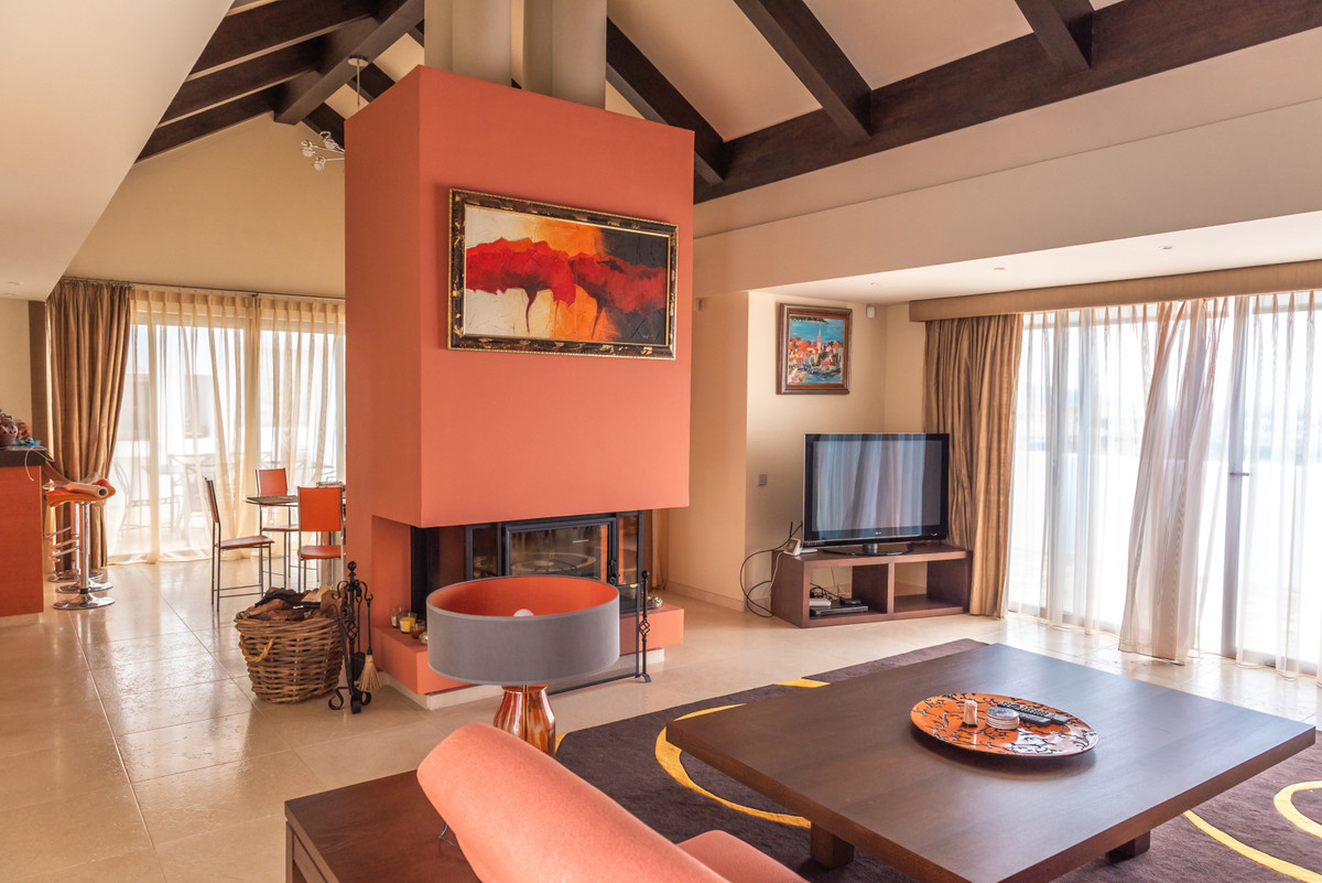 Penthouse - ID R3520486 - Image 4