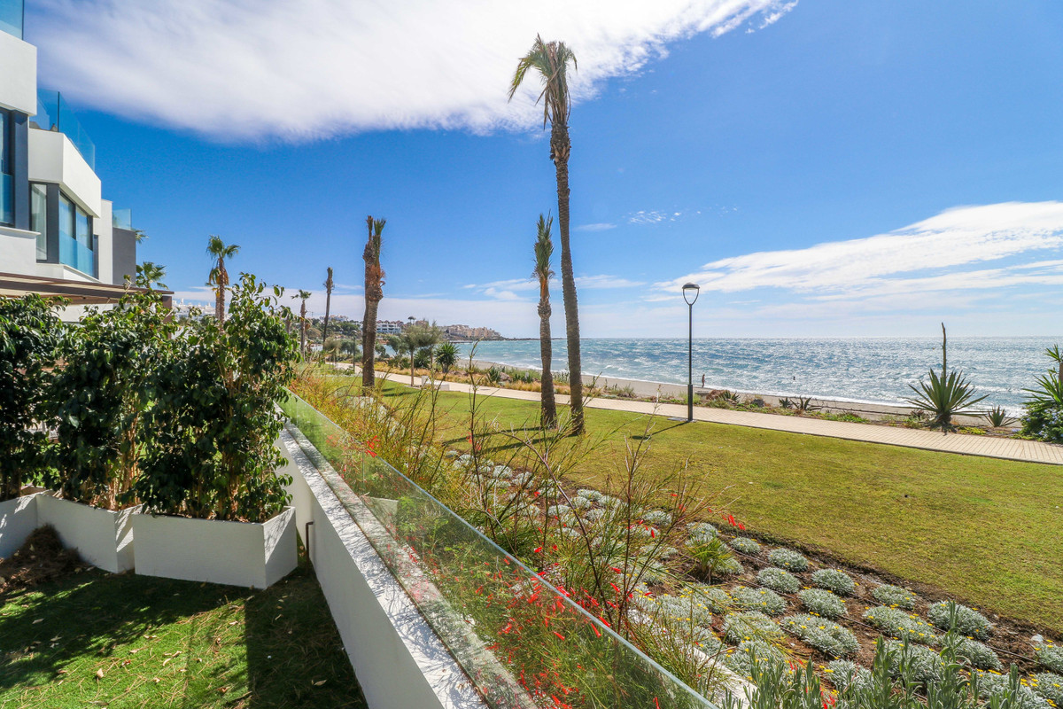 Townhouse - ID R3534511 - Image 2