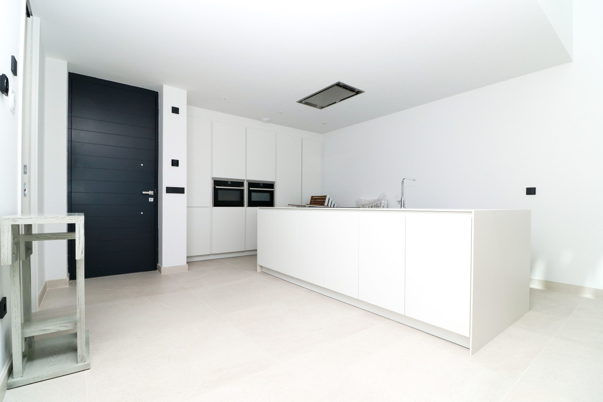 Townhouse - ID R3534511 - Image 10