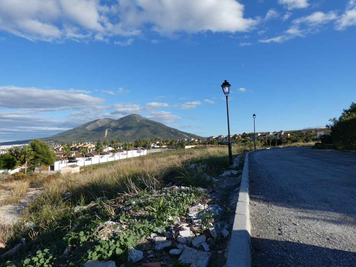 Residential Plot - ID R3536824