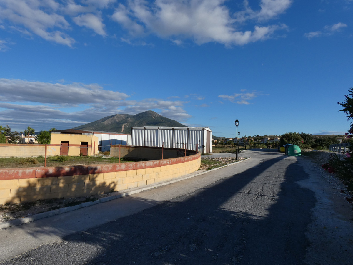 Residential Plot - ID R3536824 - Image 3