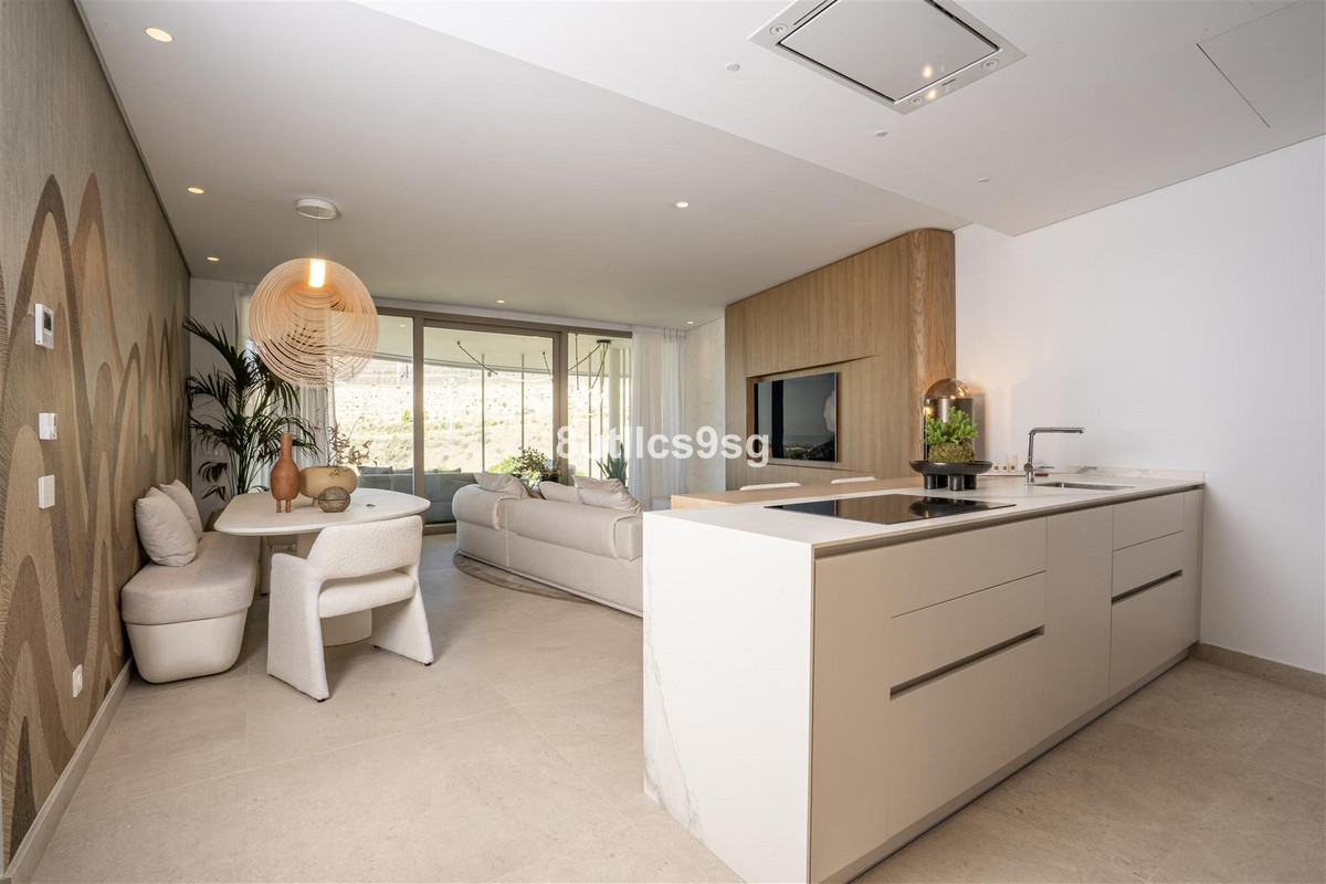 Ground Floor Apartment - ID R3545281 - Image 2