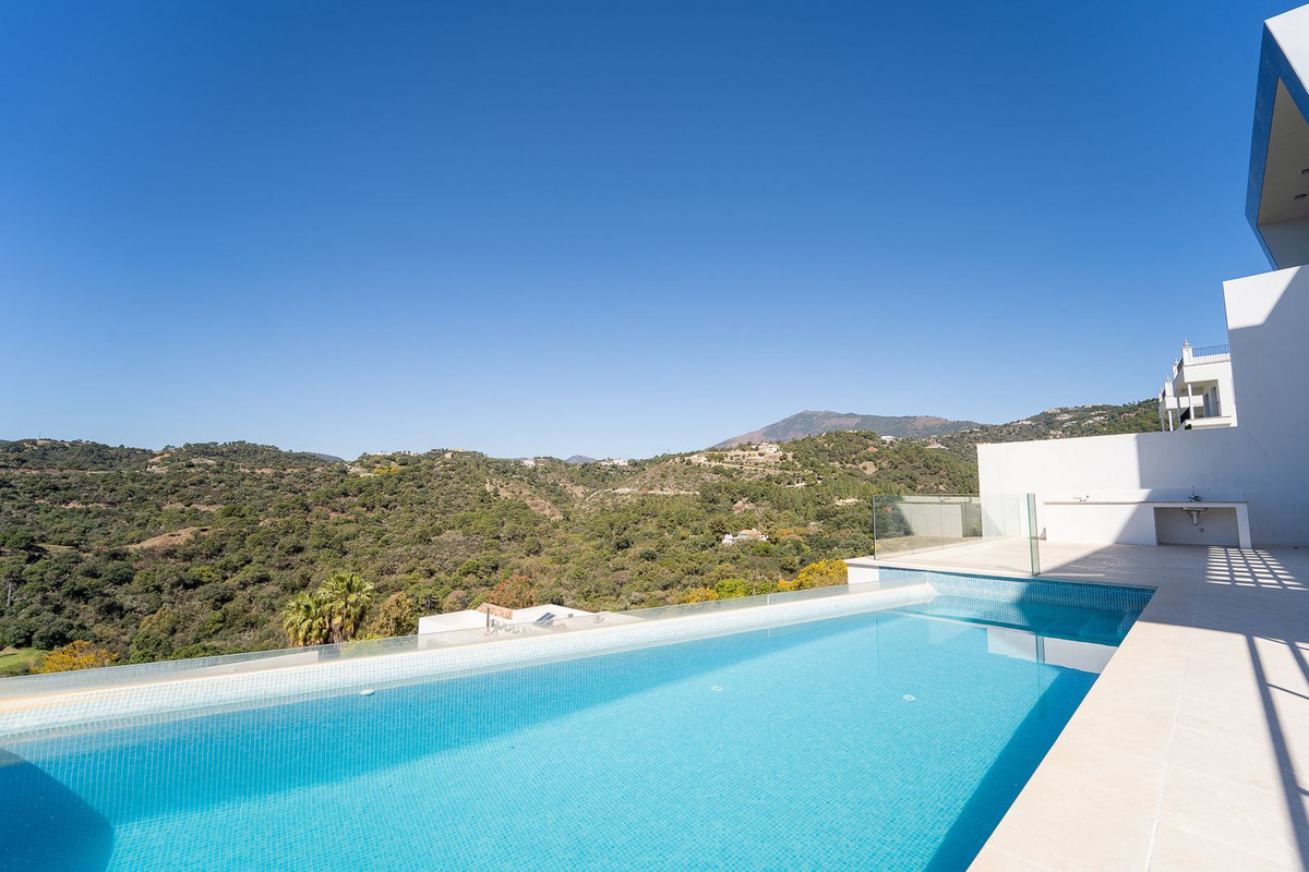 Detached Villa - ID R3575629