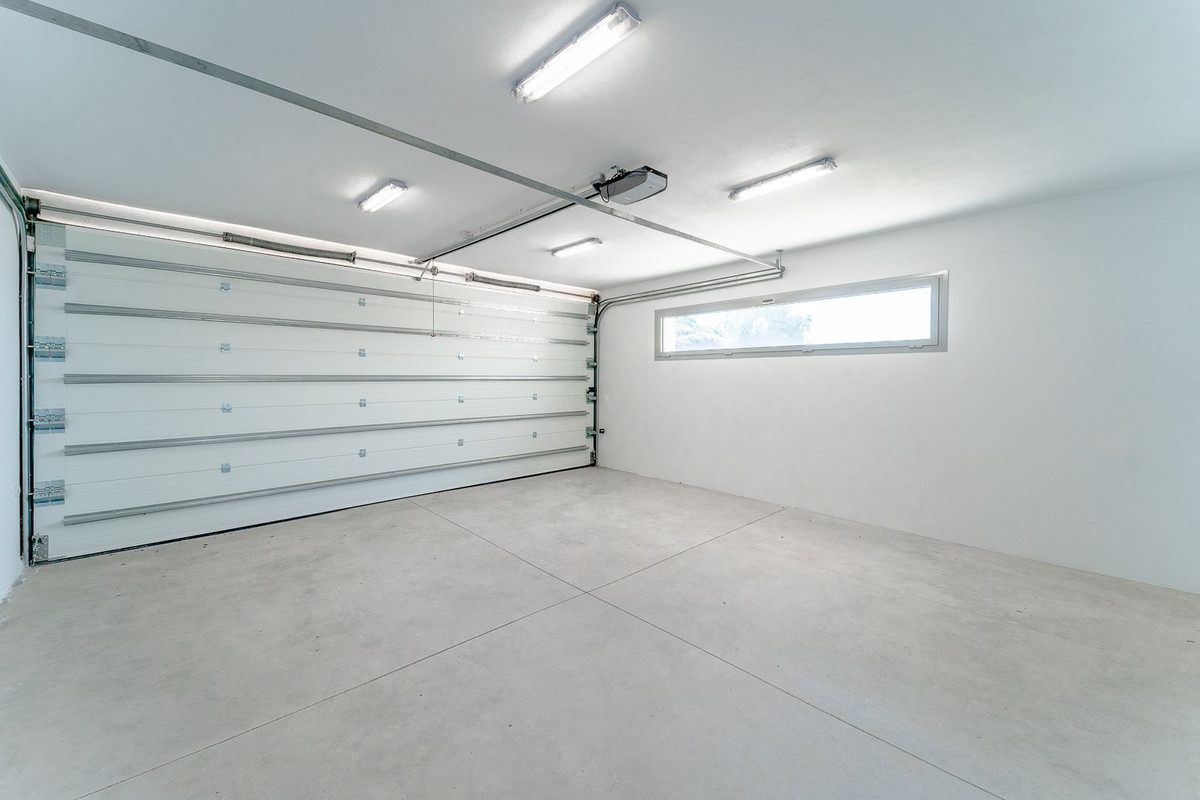 Detached Villa - ID R3575629 - Image 15